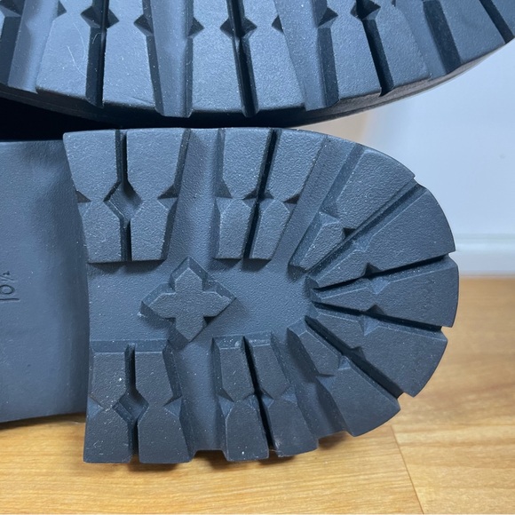 Sam Edelman Black Patent Leather Loafers with Gold Chain - Picture 9 of 16